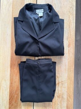 1980s Vintage J.G. Hook Women's Black Two-Piece Blazer and Pants